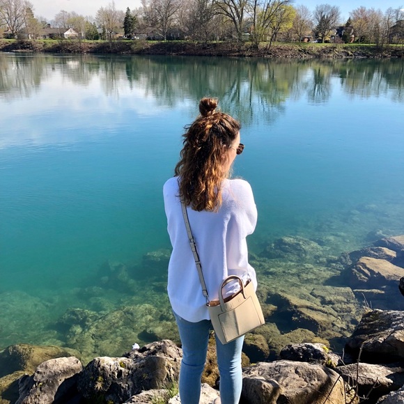 Meet your Posher, Giuliana - Picture 1 of 1